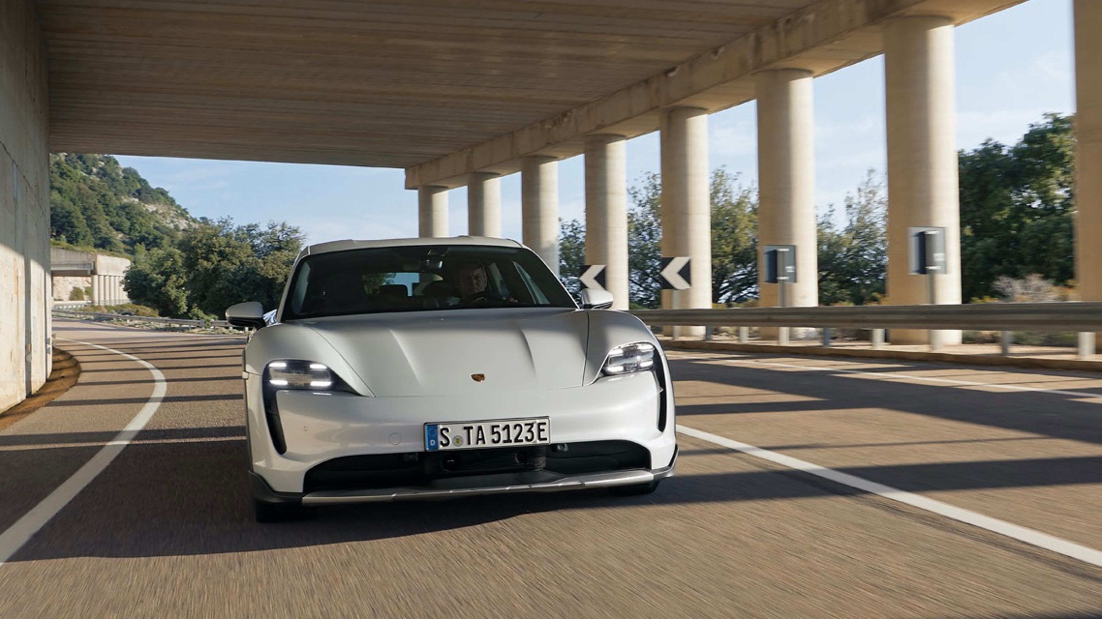 Porsche taycan top e performance